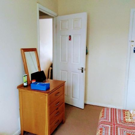 Comfortable Double Bedroom In London Hornchurch Exterior foto